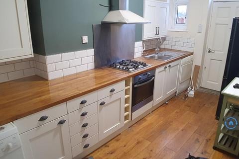 3 bedroom maisonette to rent, Normanton Terrace, Newcastle Upon Tyne, NE4
