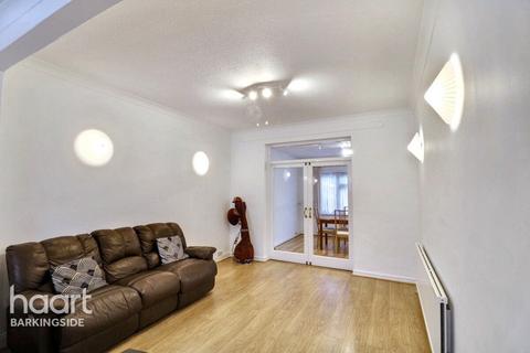 4 bedroom terraced house for sale, Martley Drive, Gants Hill