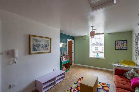 1 bedroom flat for sale, Clarendon House, Clayton Street West, Newcastle upon Tyne