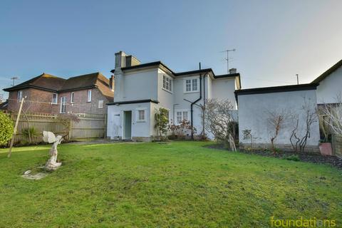3 bedroom detached house for sale, Cooden Drive, Bexhill-on-Sea, TN39