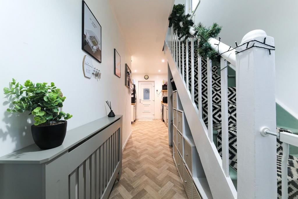Hallway.jpg