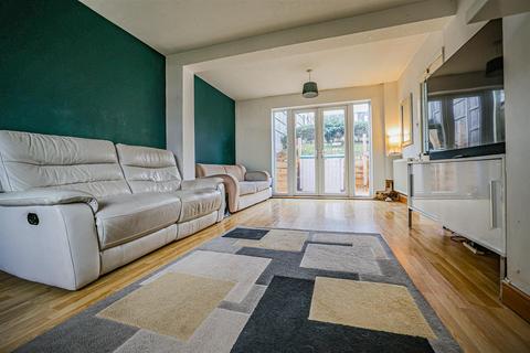 3 bedroom semi-detached house for sale, St. Albans Hill, Hemel Hempstead, HP3