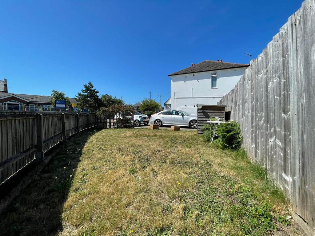 166 Stour garden NEW