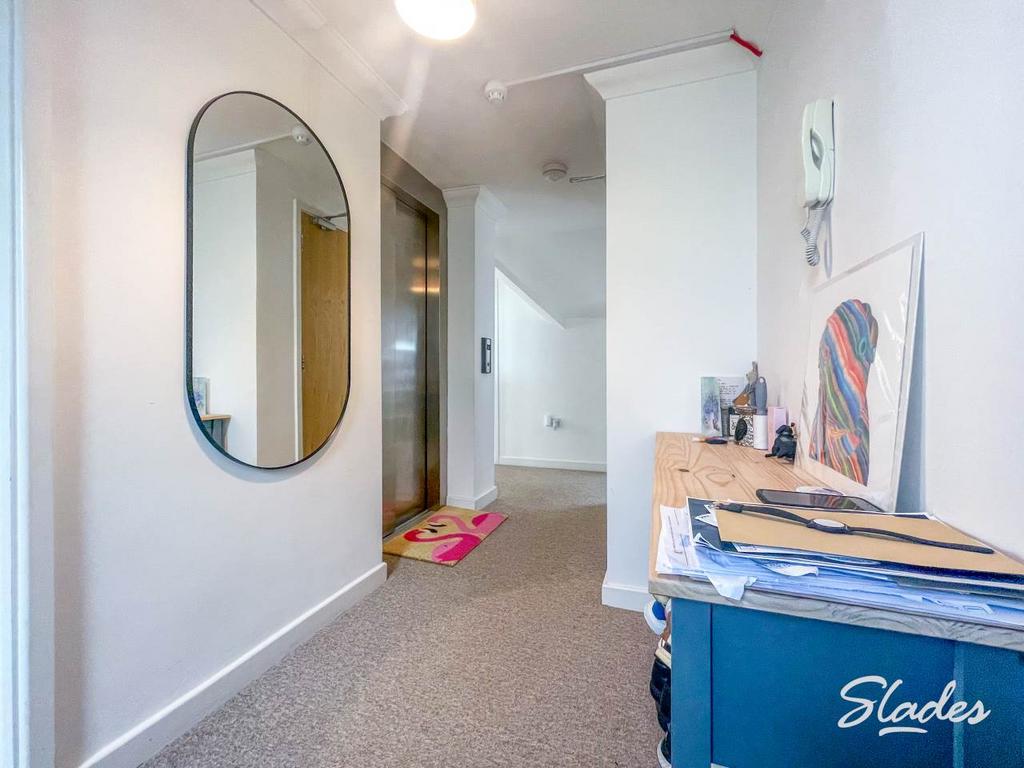 Entrance hall 2