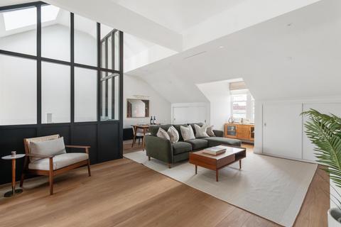 3 bedroom flat for sale, Roland Gardens, London, SW7