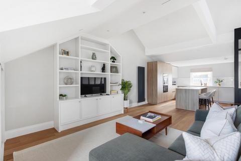 3 bedroom flat for sale, Roland Gardens, London, SW7