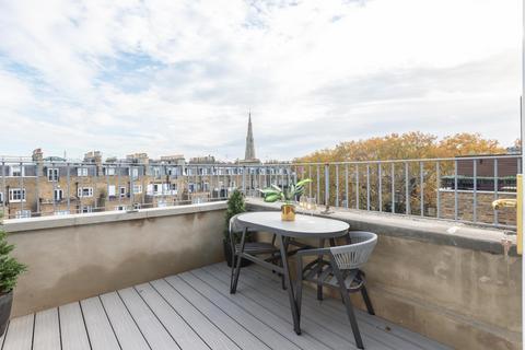 3 bedroom flat for sale, Roland Gardens, London, SW7