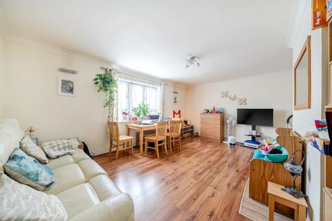2 bedroom flat for sale, Lampton Road,  Hounslow,  TW3