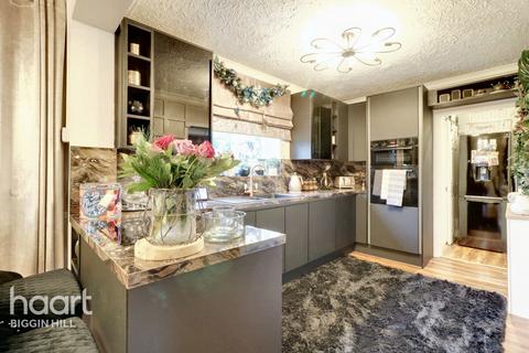 4 bedroom semi-detached house for sale, Madan Road, Westerham