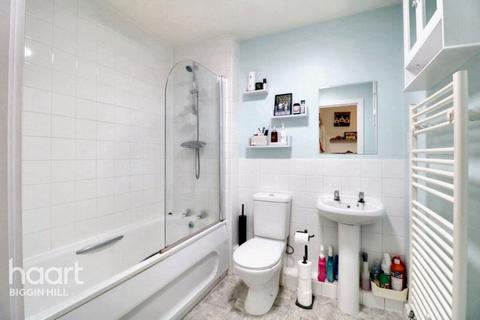 2 bedroom flat for sale, 13 Henderson Grove, Biggin Hill