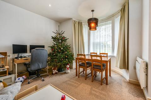 2 bedroom flat for sale, Culverden Park Road, Royal Tunbridge Wells, TN4