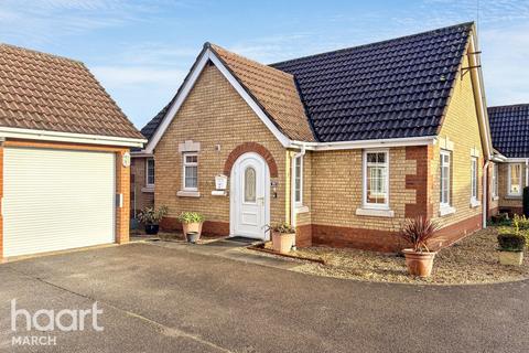 2 bedroom detached bungalow for sale, Cawood Close, March
