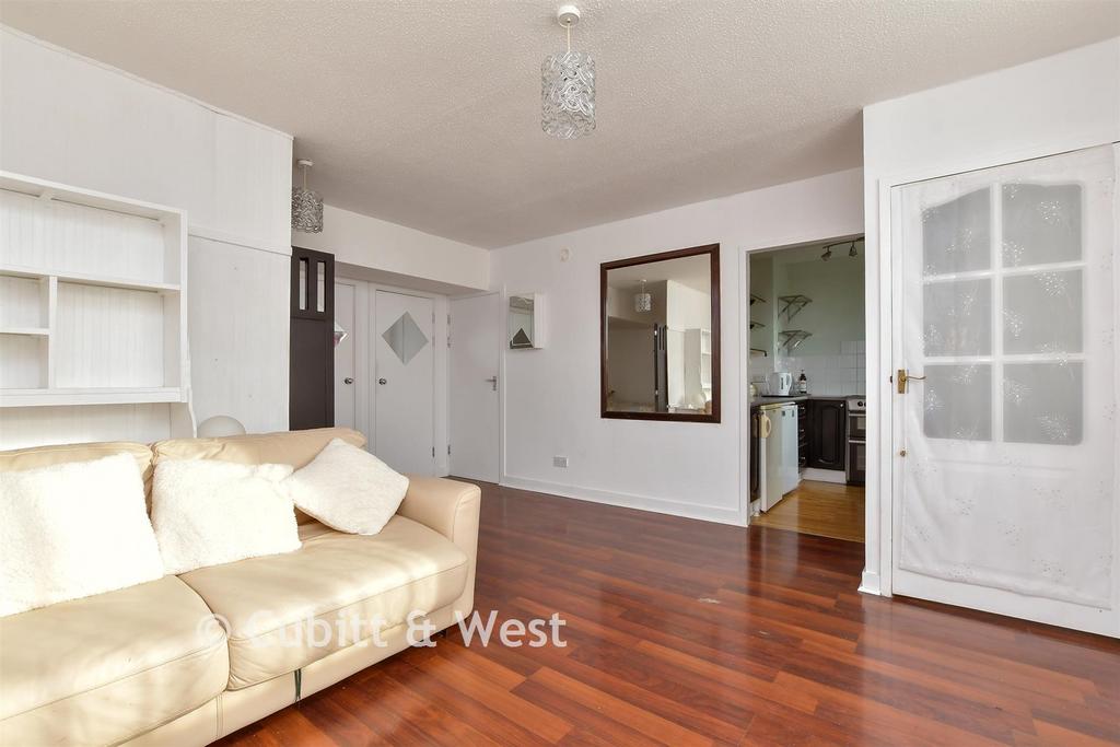 Lounge/ Bedroom