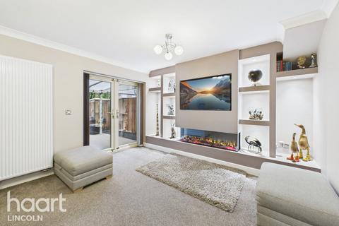 4 bedroom semi-detached house for sale, Hodson Close, Skellingthorpe