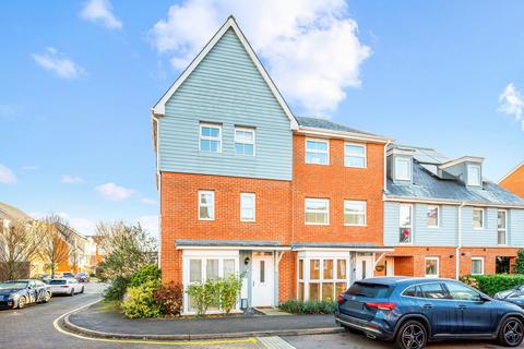 Burrage Road, Redhill RH1