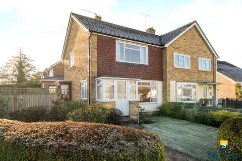 undefined, Gumbrells Close, Guildford GU3