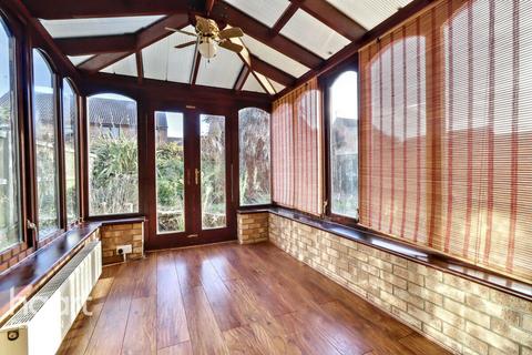4 bedroom detached house for sale, Hampstead Avenue, Clacton-On-Sea