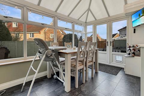 2 bedroom semi-detached house for sale, Farthing Close, Braintree, CM7