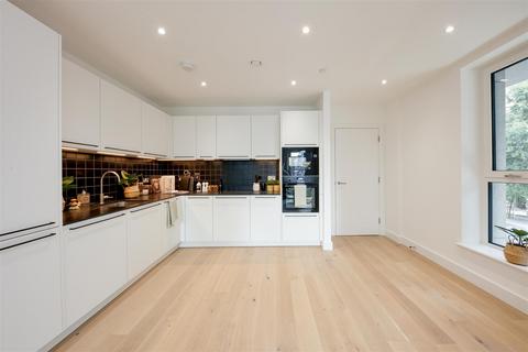 2 bedroom apartment for sale, Escapade Place, Blackwall, London, E14
