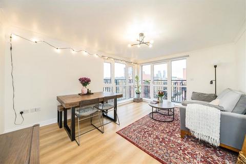 1 bedroom flat for sale, Candle Street, London E1
