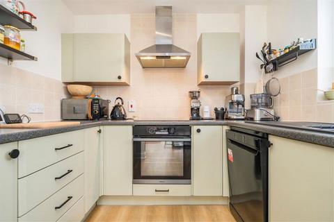 1 bedroom flat for sale, Candle Street, London E1