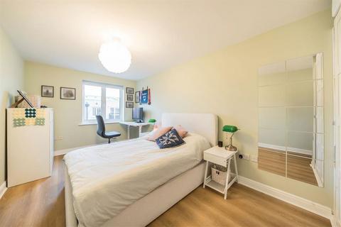 1 bedroom flat for sale, Candle Street, London E1