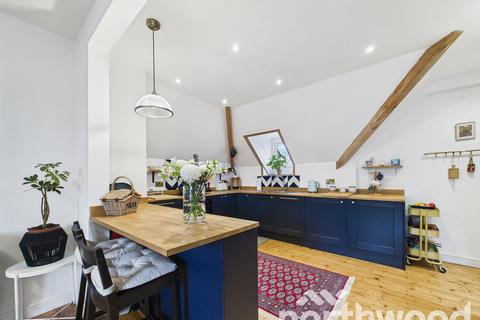 2 bedroom flat for sale, The Grove, Pluckley, TN27