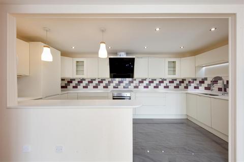 3 bedroom apartment for sale, St. Davids Square, Isle of dogs, E14