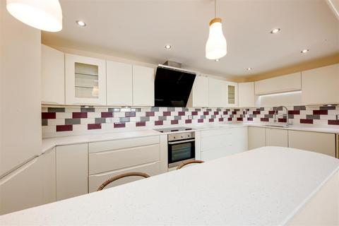 3 bedroom apartment for sale, St. Davids Square, Isle of dogs, E14