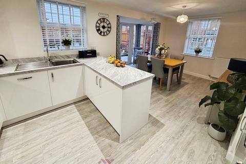 4 bedroom detached house for sale, Fallow Road, Doncaster DN7