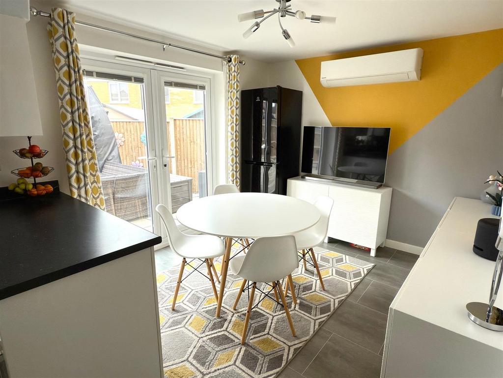 Dining Room.jpg