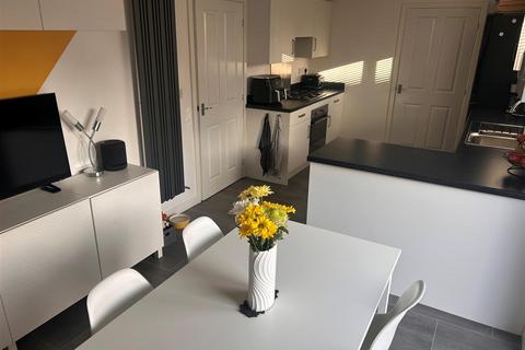 4 bedroom detached house for sale, Lime Avenue, Oulton Broad, Lowestoft, Suffolk