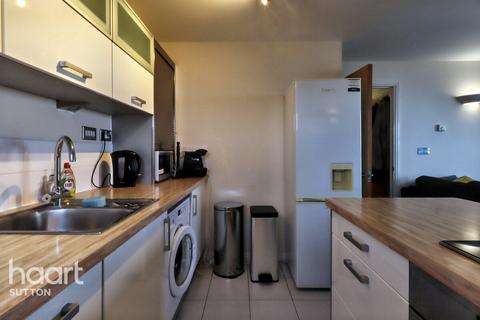 1 bedroom flat for sale, Throwley Way, Sutton