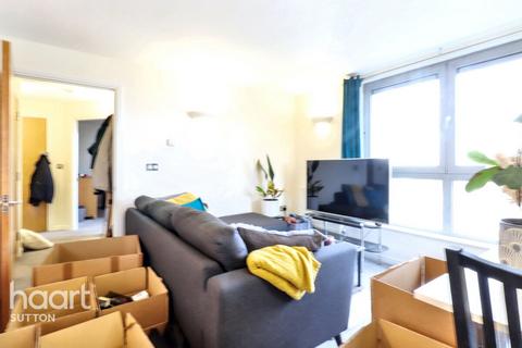 1 bedroom flat for sale, Throwley Way, Sutton