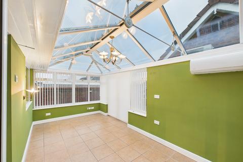 1 bedroom semi-detached bungalow for sale, Ravenspur Road, Bilton, HU11 4HE