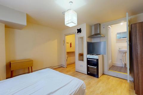 Studio to rent, Saint Pauls Avenue