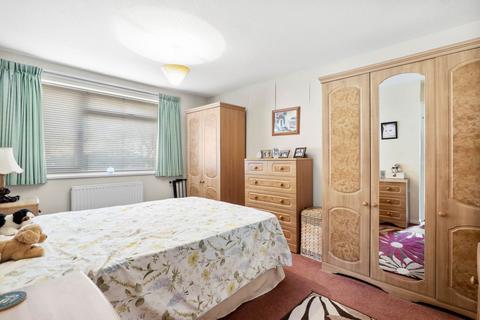 2 bedroom semi-detached bungalow for sale, 3 Jasper Road, Lower Wick, Worcester.  WR2 4DN