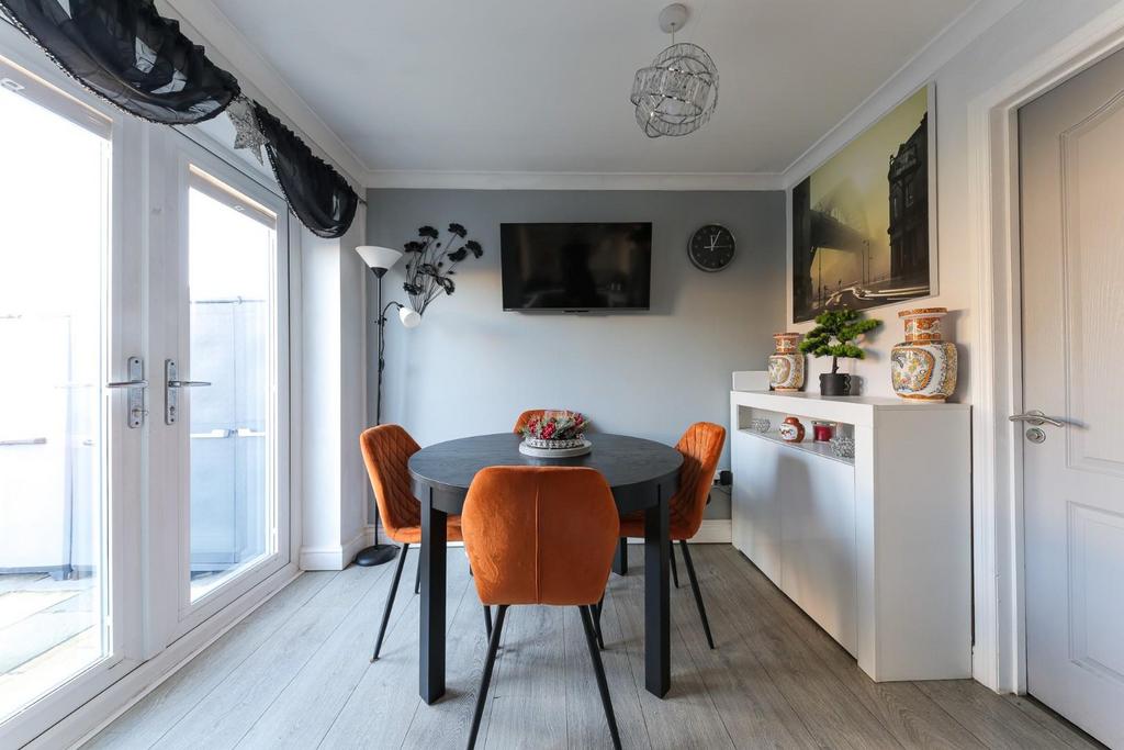 Dining area.jpg