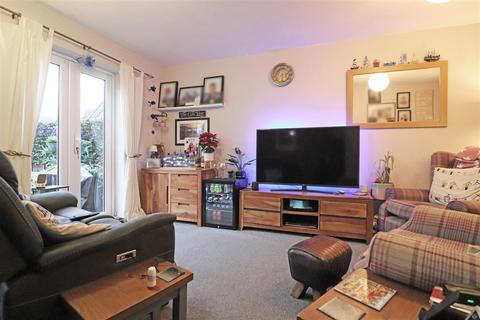3 bedroom terraced house for sale, Tylehurst Drive, Redhill