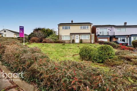 4 bedroom detached house for sale, Heol Madoc, Pontypool