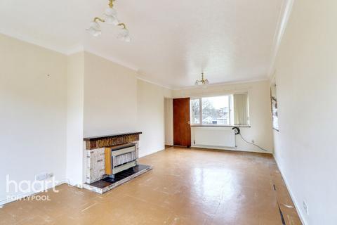 4 bedroom detached house for sale, Heol Madoc, Pontypool