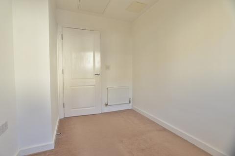 2 bedroom apartment for sale, Ingrebourne Avenue, Romford, RM3