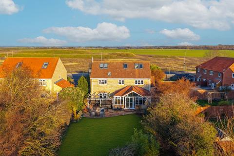 6 bedroom detached house for sale, Newmarket Road, Cambridge CB25