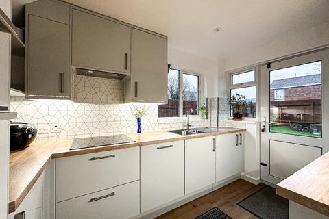 3 bedroom semi-detached house for sale, Scott Close, Taunton, Somerset - NO CHAIN!