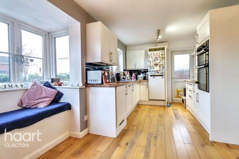 3 bedroom detached house for sale, Cranleigh Close, Clacton-On-Sea