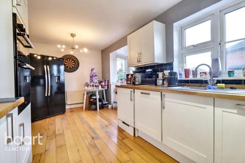 3 bedroom detached house for sale, Cranleigh Close, Clacton-On-Sea