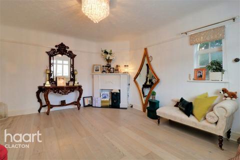 3 bedroom detached bungalow for sale, Carlton Road, Clacton-On-Sea