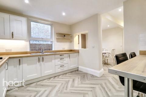 5 bedroom semi-detached house for sale, Hayes Road, Clacton-On-Sea