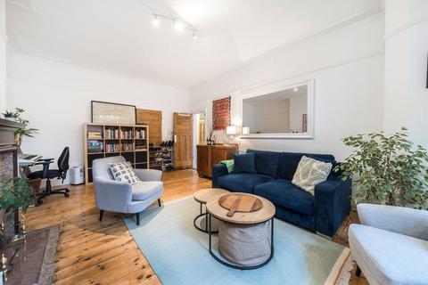 2 bedroom flat for sale, Woodbourne Avenue, London SW16