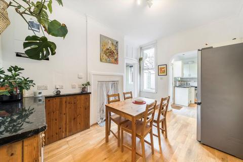 2 bedroom flat for sale, Woodbourne Avenue, London SW16